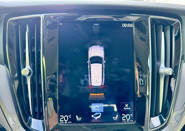 Volvo V60 cena 99900 przebieg: 167502, rok produkcji 2019 z Brzozów małe 631